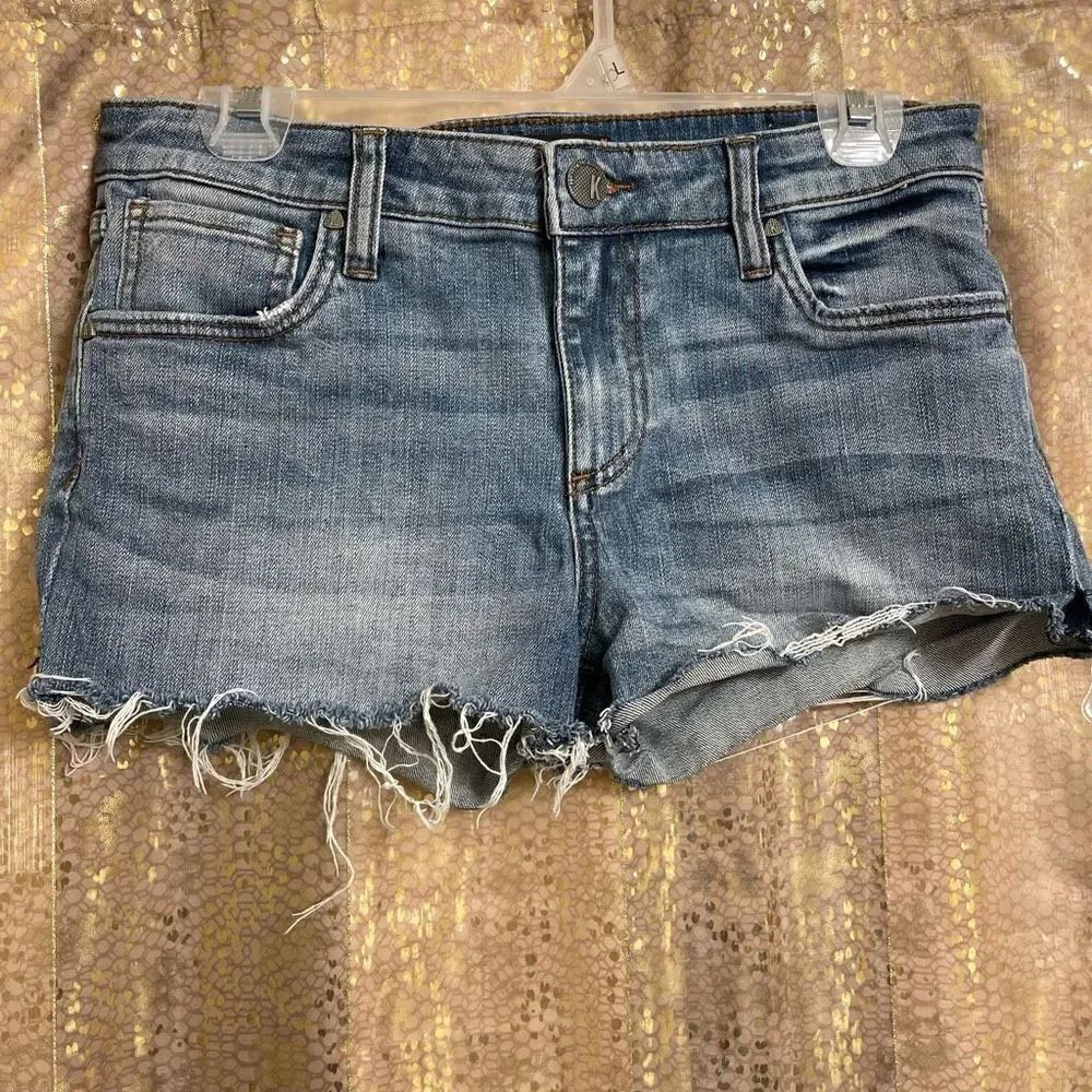 Kut From The Kloth Gidget Med Blue Low Rise Frayed Hem Jean Shorts 6